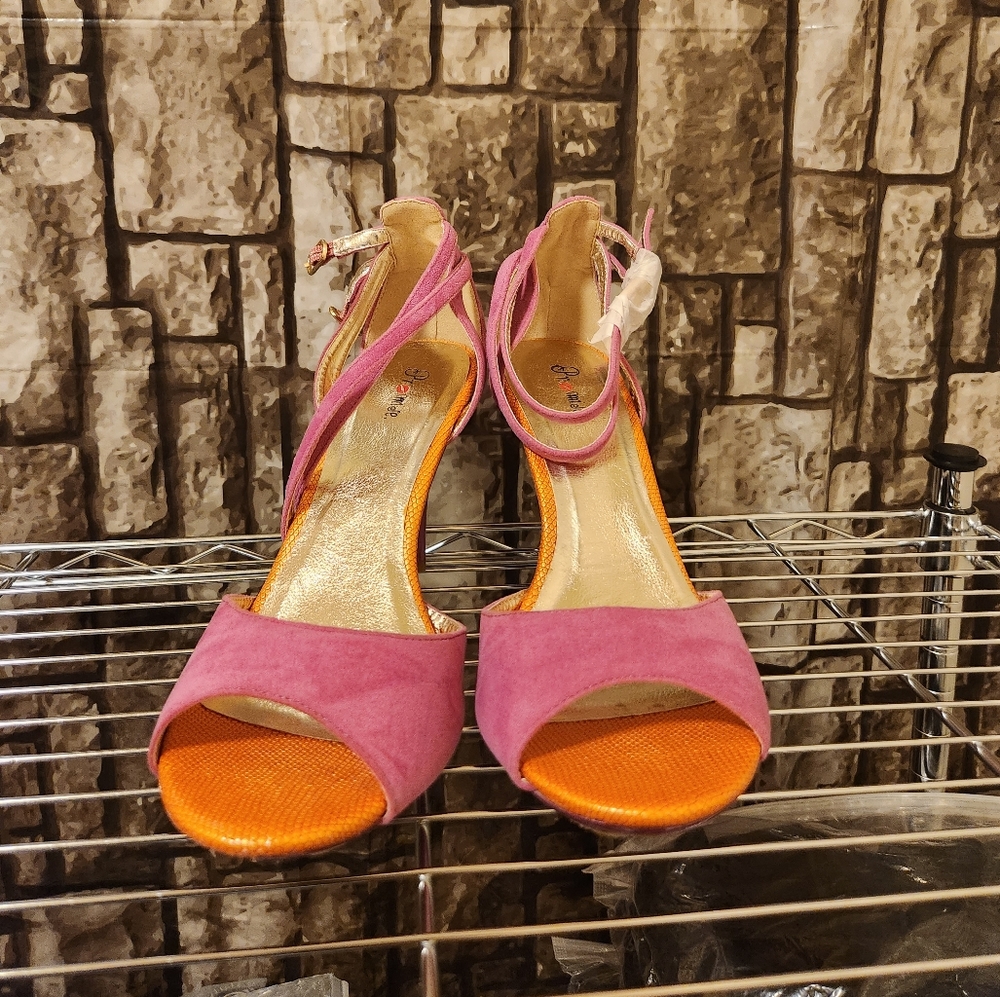 Heels - Picture 2 of 2
